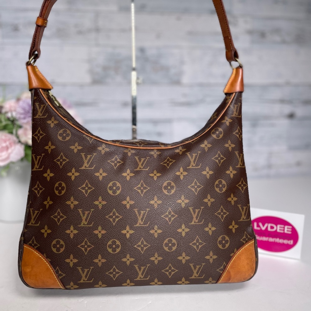 LOUIS VUITTON Hand bag